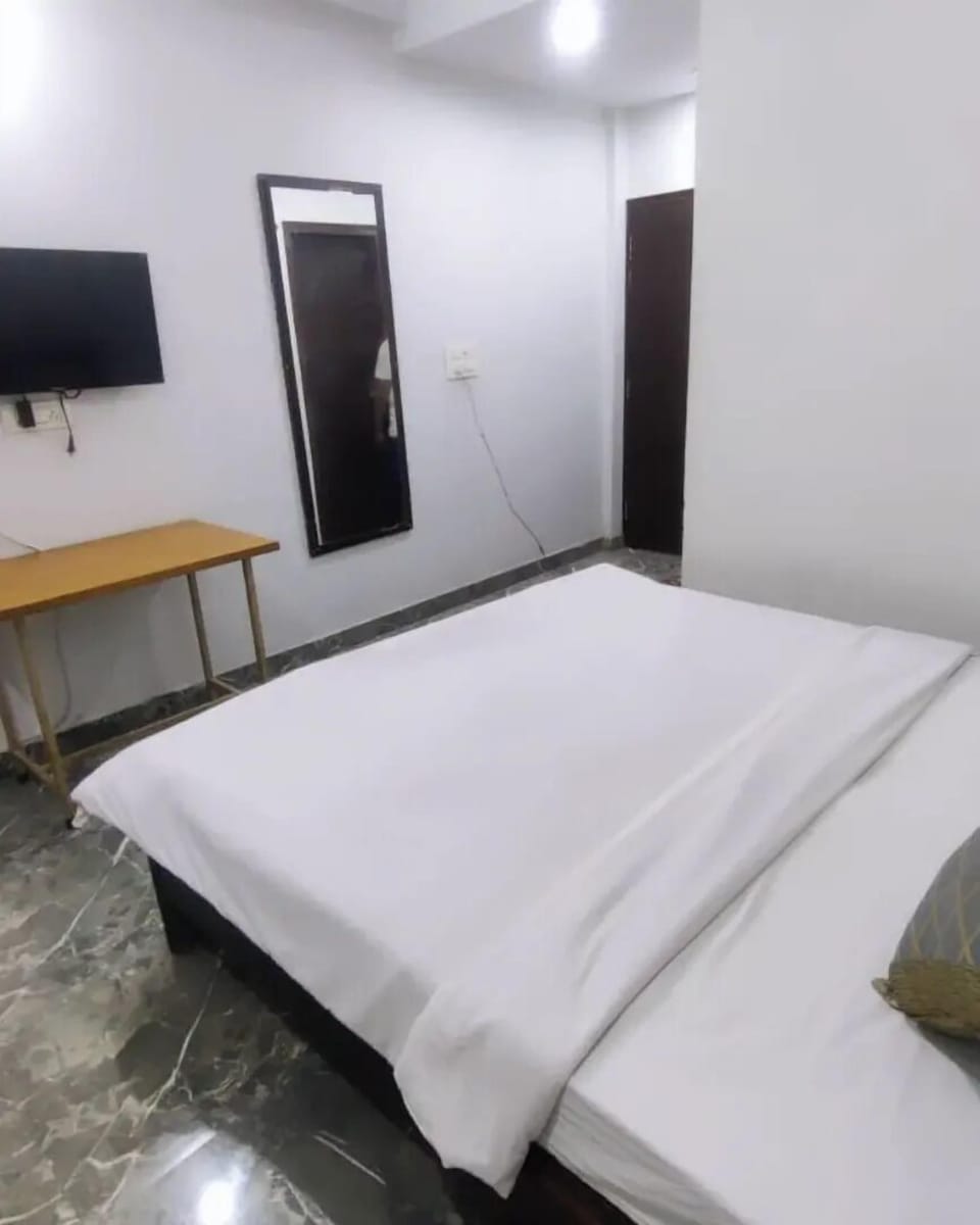 Basic Double Room | Desk, free WiFi