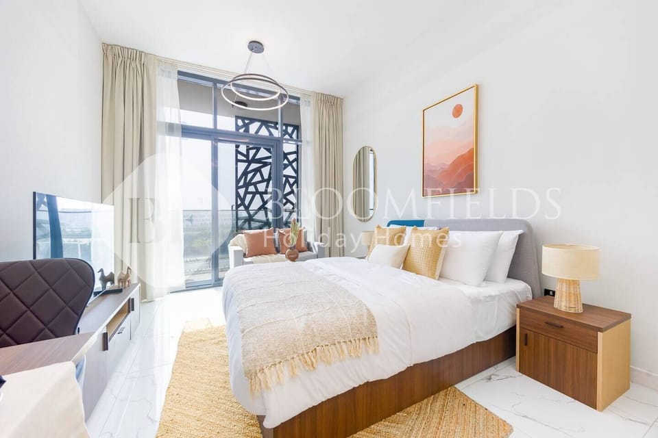 Junior Studio, Balcony, City View | In-room safe, iron/ironing board, free WiFi