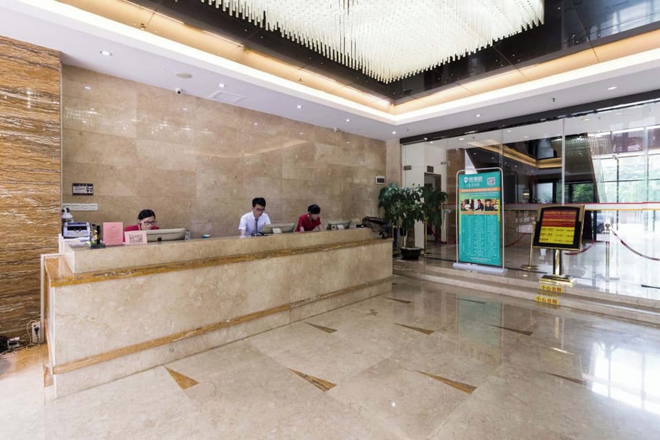 Linjiang Shangpin Apartment Hotel in Guangzhou