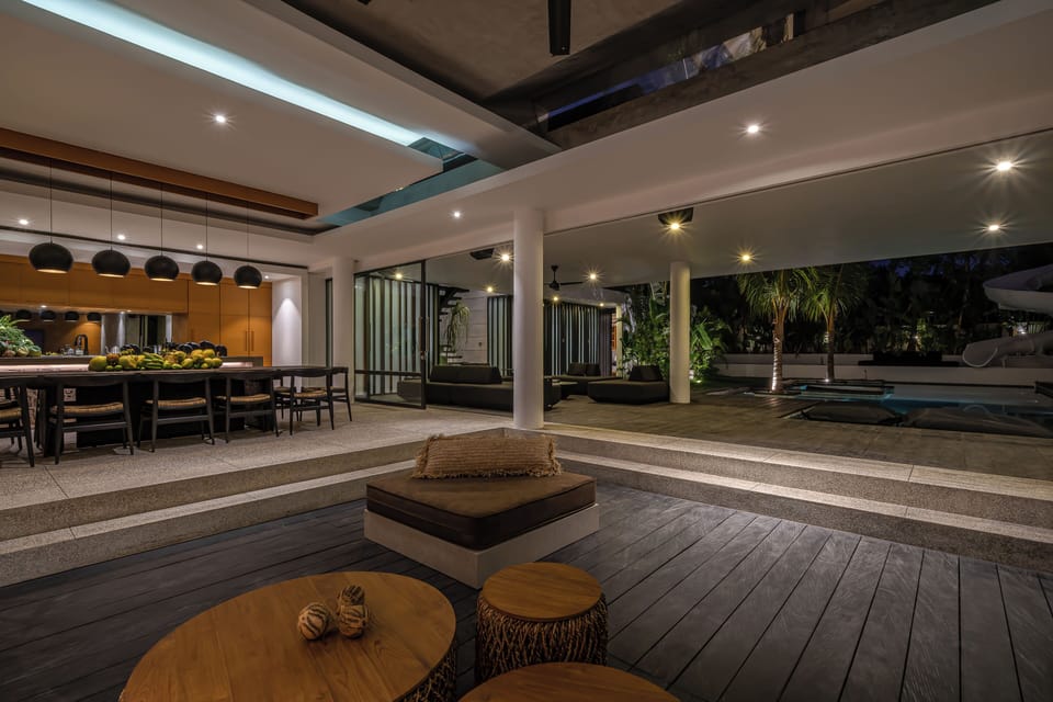 Luxury Villa, 6 Bedrooms, Private Pool, Poolside | Living room