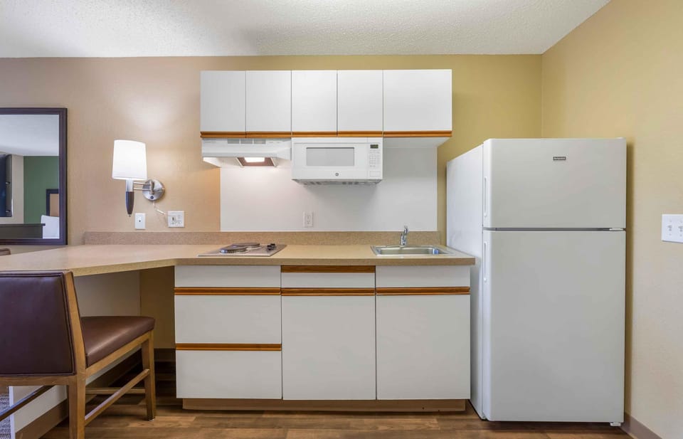 Studio | Private kitchen | Full-size fridge, microwave, stovetop, coffee/tea maker
