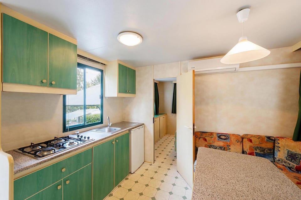 Mobile Home | Private kitchen