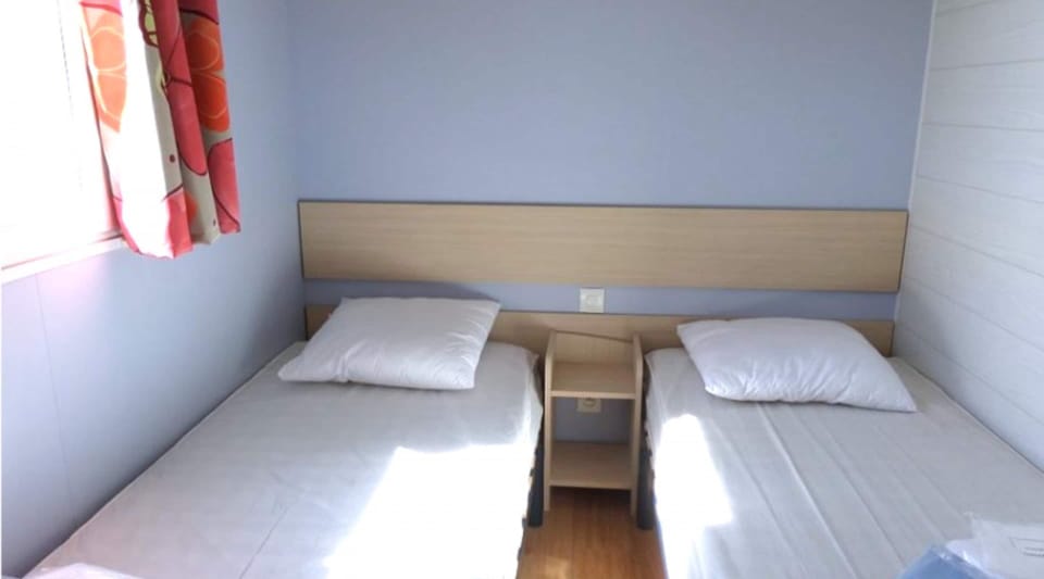 Mobile Home | 3 bedrooms, individually furnished