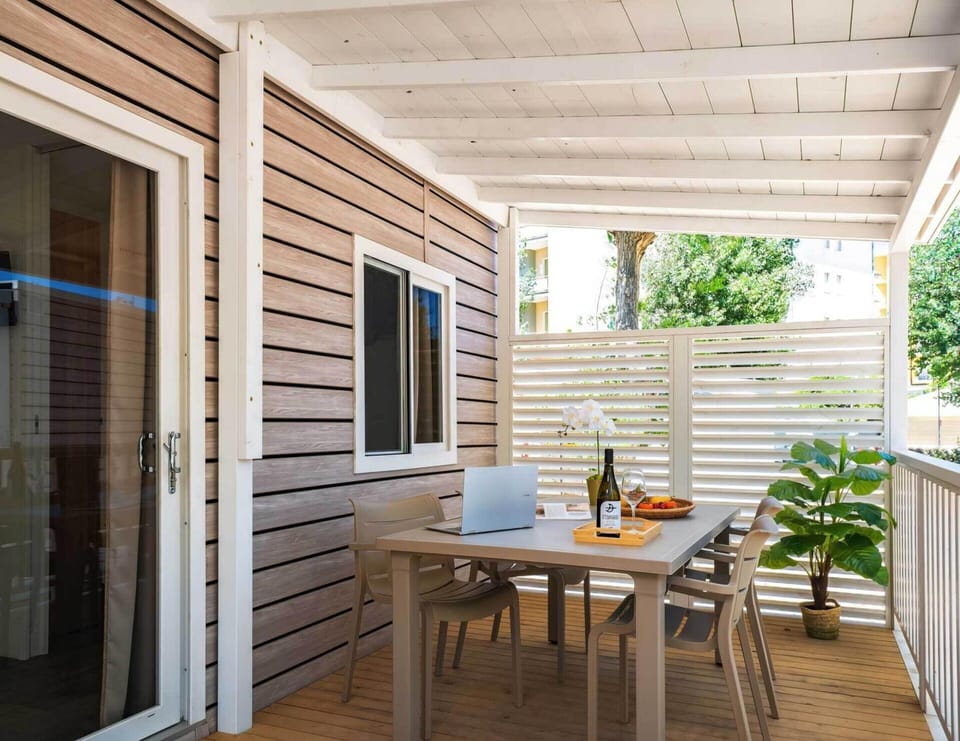 Mobile Home | Dining