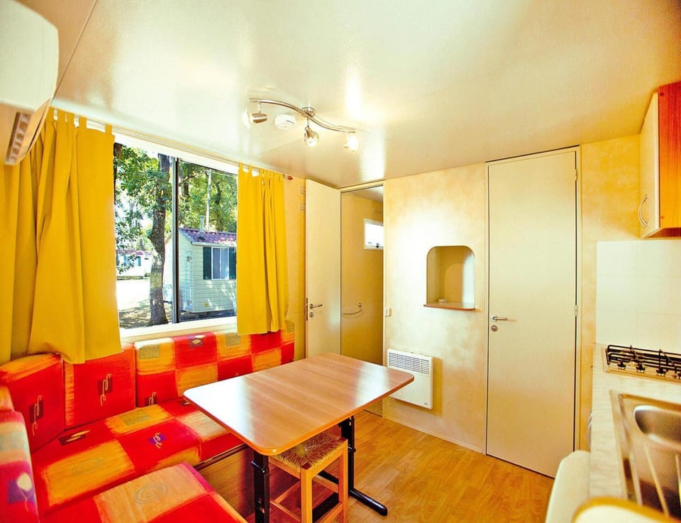 Mobile Home | Living room