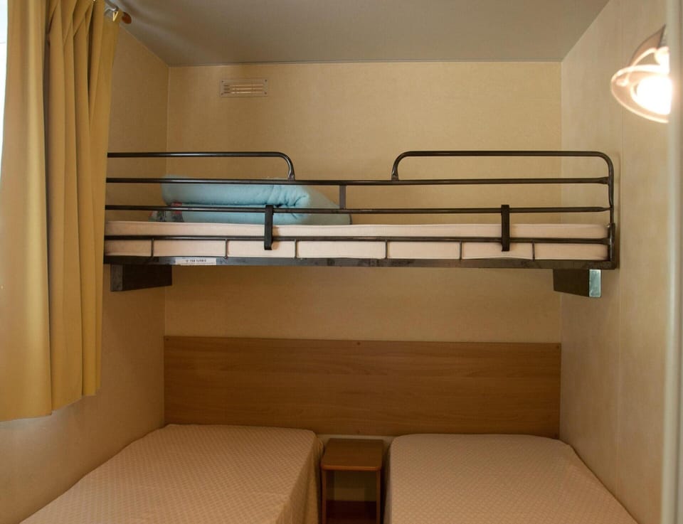 Mobile Home | 2 bedrooms, individually furnished