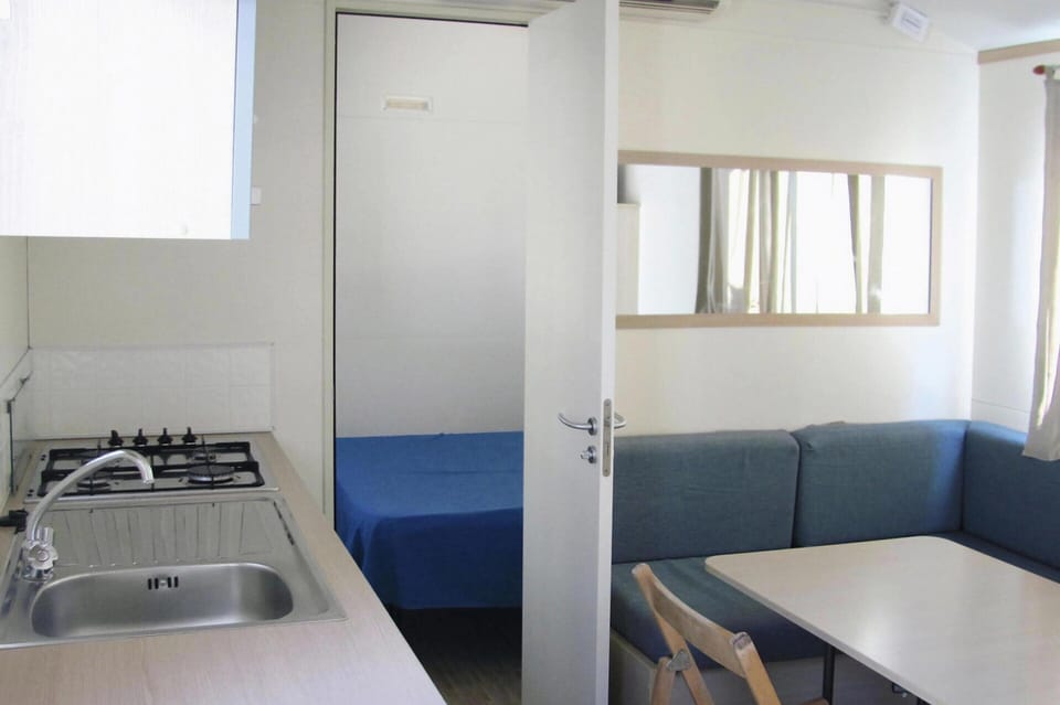 Mobile Home | Private kitchen