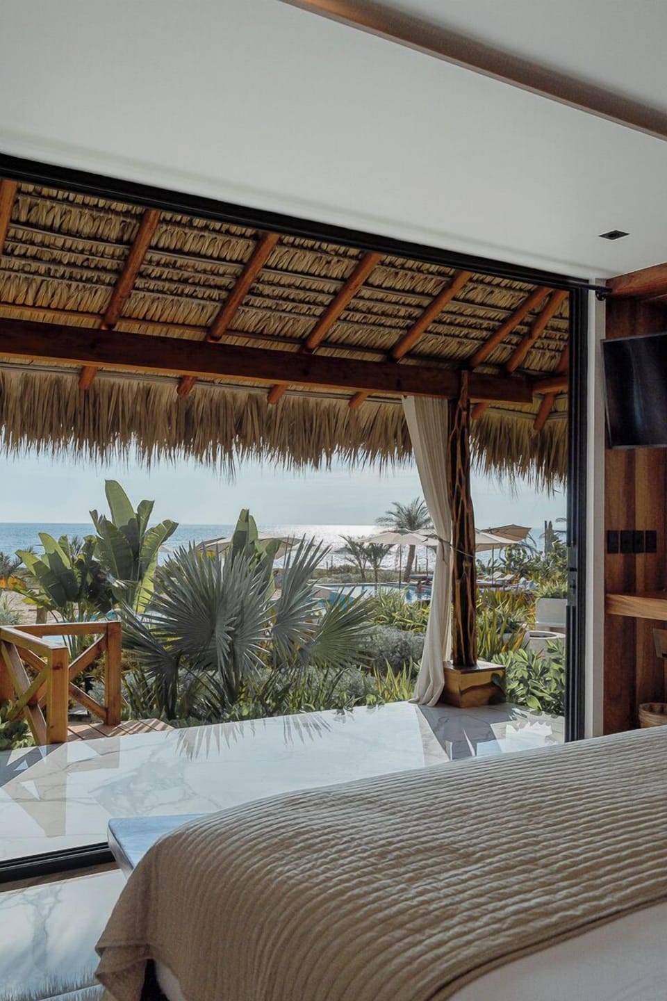 Deluxe Suite, Ocean View | In-room safe, desk, free WiFi