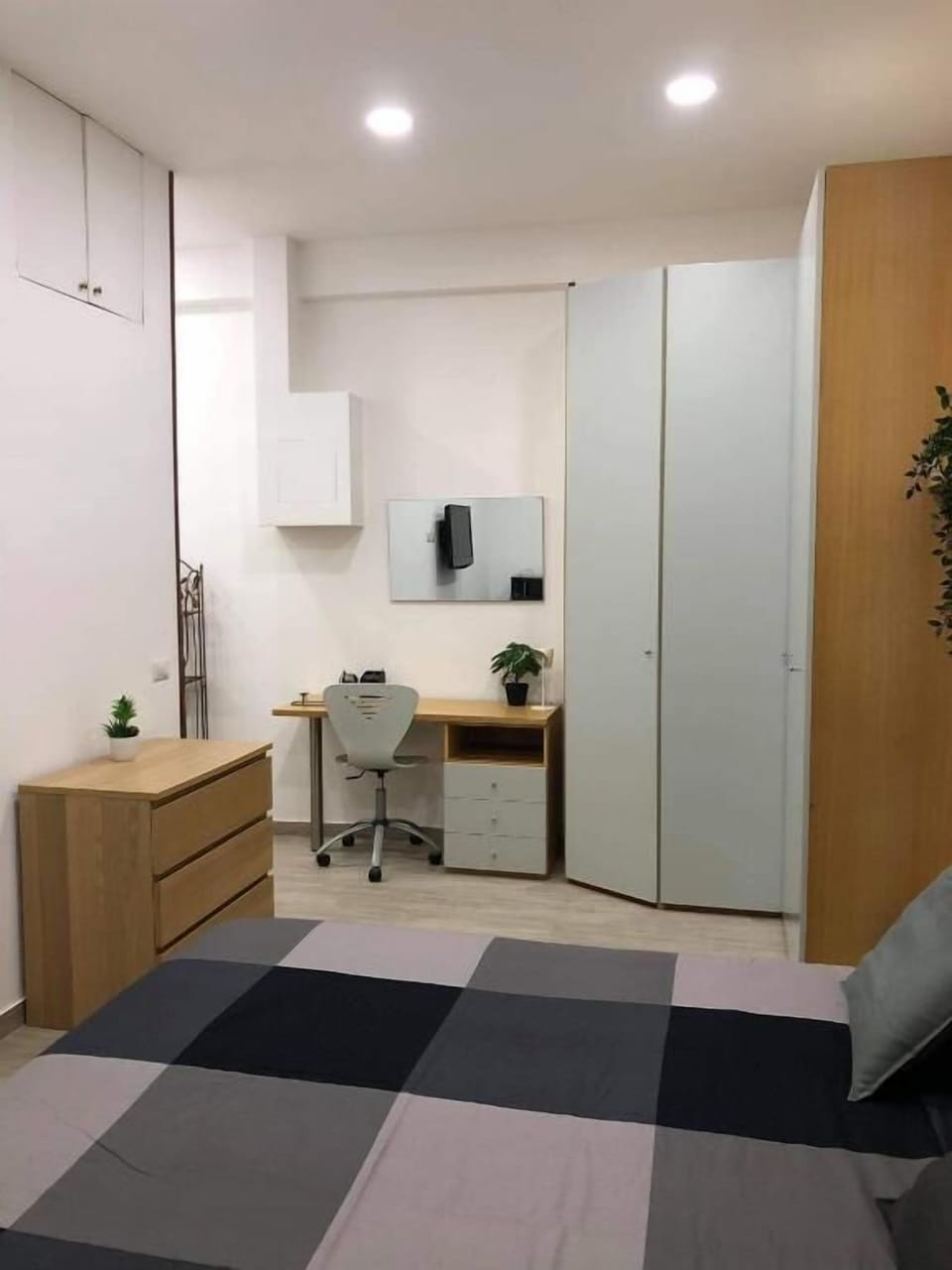 Classic Room, Balcony | Blackout drapes, soundproofing, free WiFi, wheelchair access