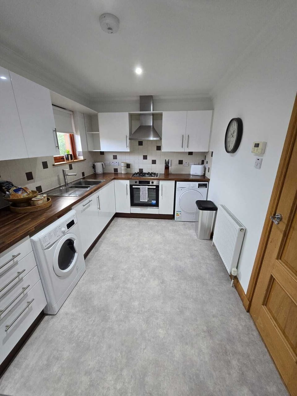 Comfort Apartment | Private kitchen | Full-size fridge, microwave, oven, stovetop