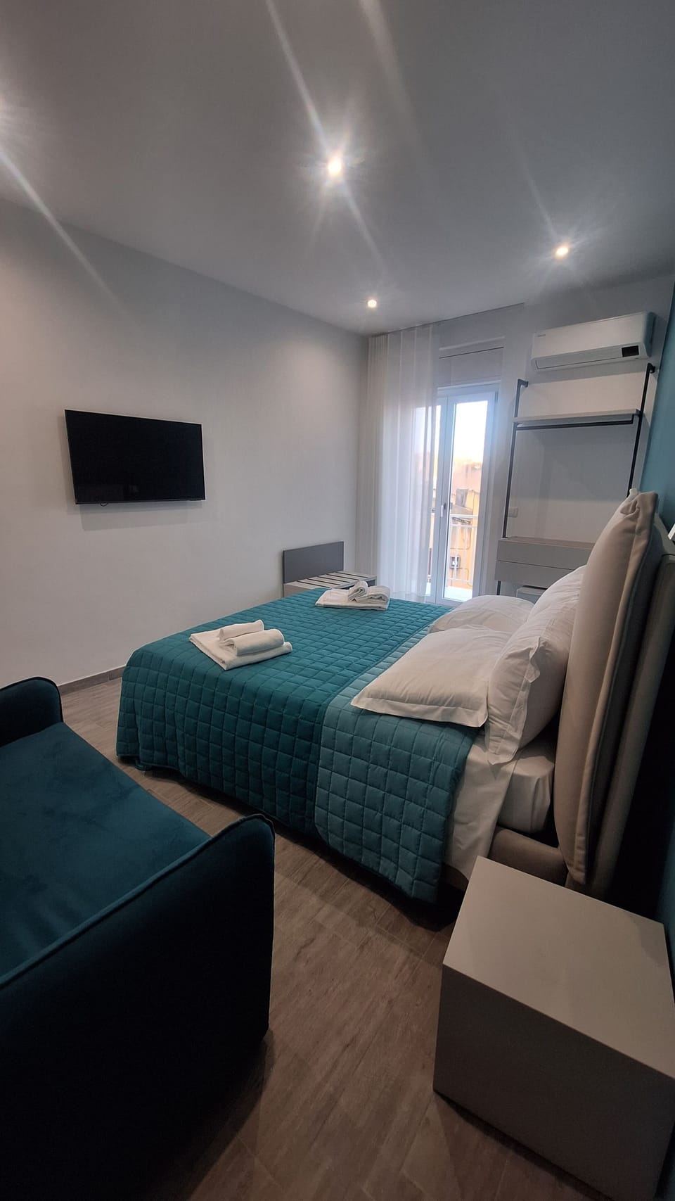 Deluxe Double Room, Balcony, Sea View | Soundproofing, travel crib, free WiFi, bed sheets