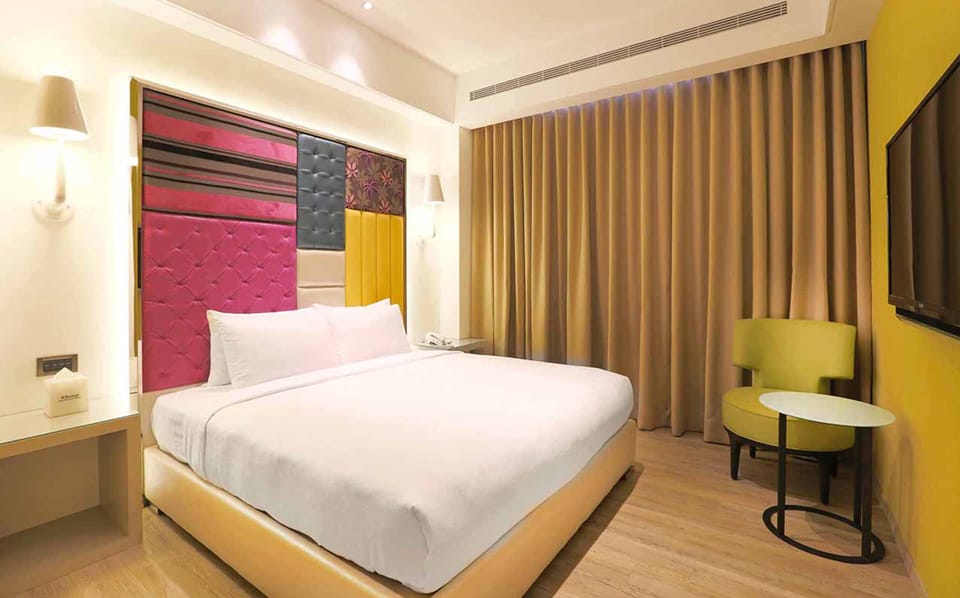 Standard Double Room | In-room safe, desk, iron/ironing board, free WiFi