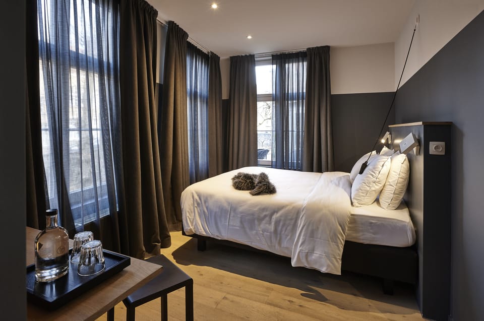 Superior Double Room, Canal View | In-room safe, desk, cribs/infant beds, rollaway beds
