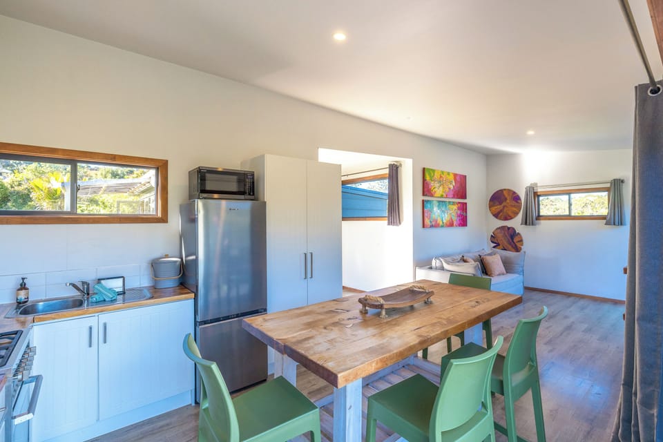Family Cottage, Vineyard View | Private kitchen | Electric kettle