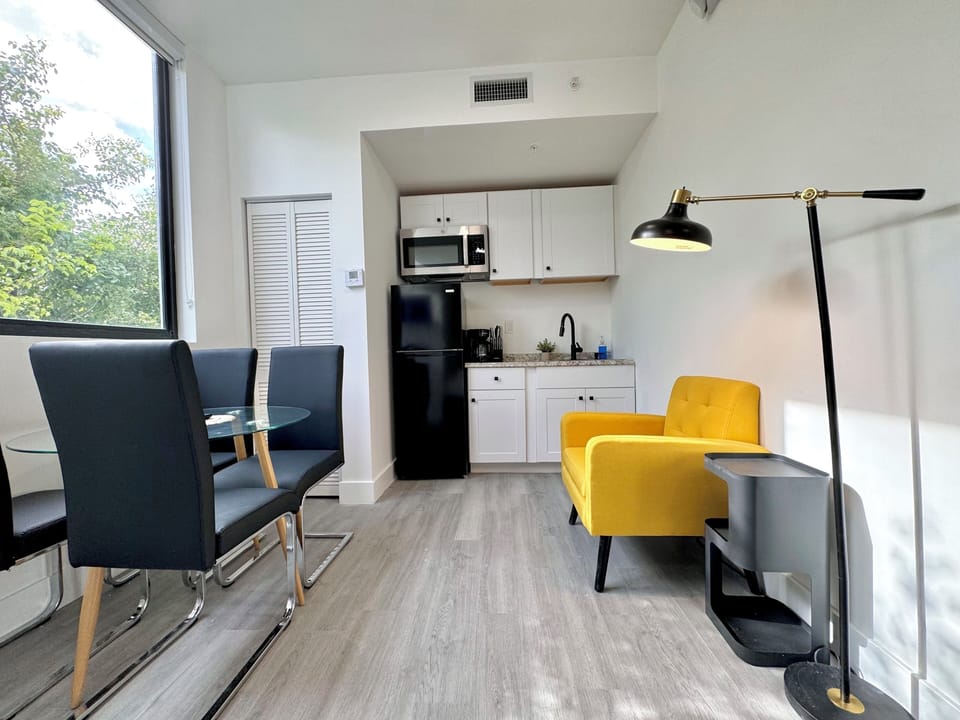 Comfort Studio, City View | Private kitchen | Fridge, microwave, stovetop, highchair
