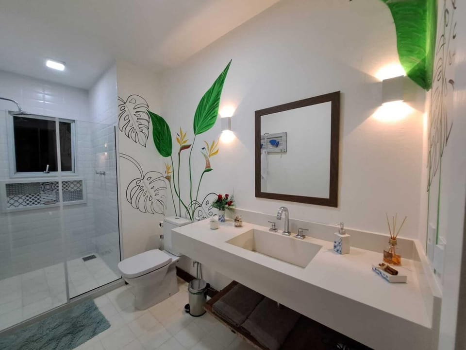 Standard Room | Bathroom | Soap, shampoo, toilet paper