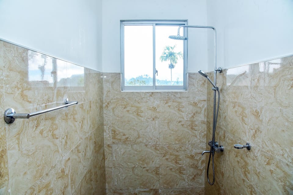 Family Room, Mountain View | Bathroom | Free toiletries, hair dryer, towels, soap