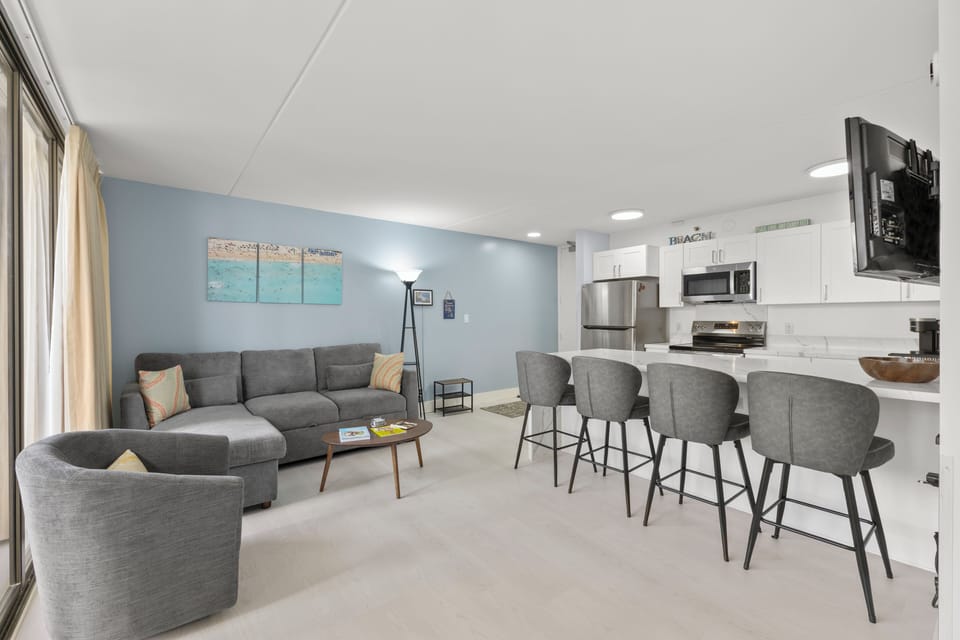 Standard Apartment, Lanai, Ocean View | Living area | Flat-screen TV