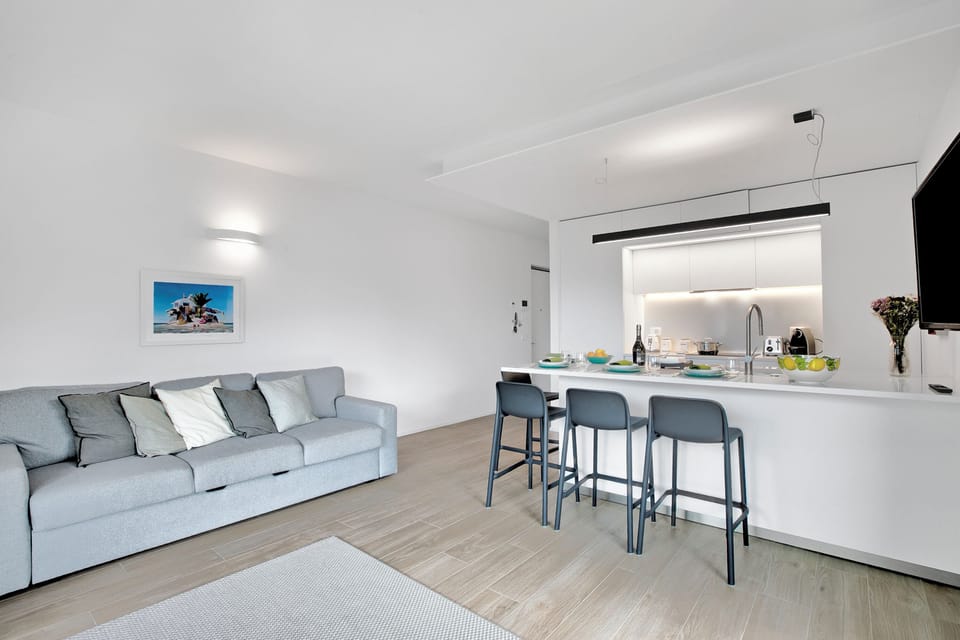 21-inch TV with cable channels