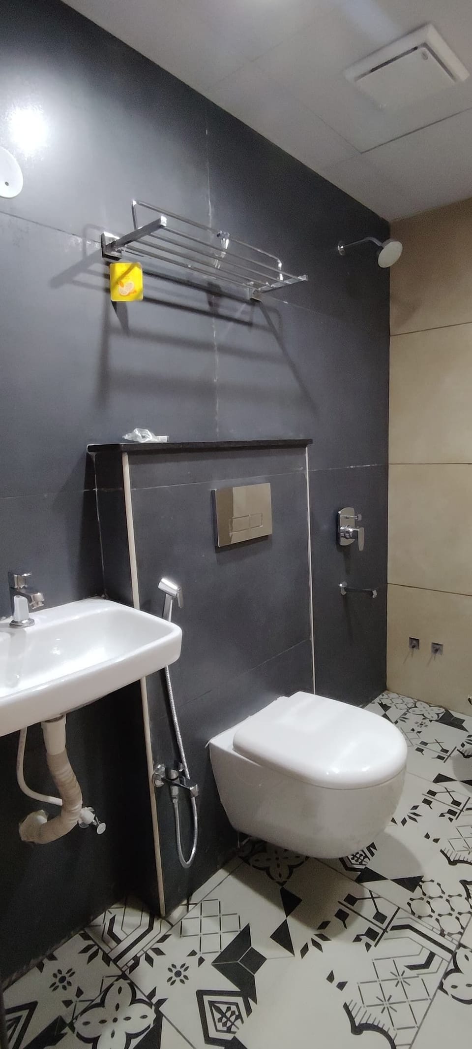 Shower, slippers, bidet, towels