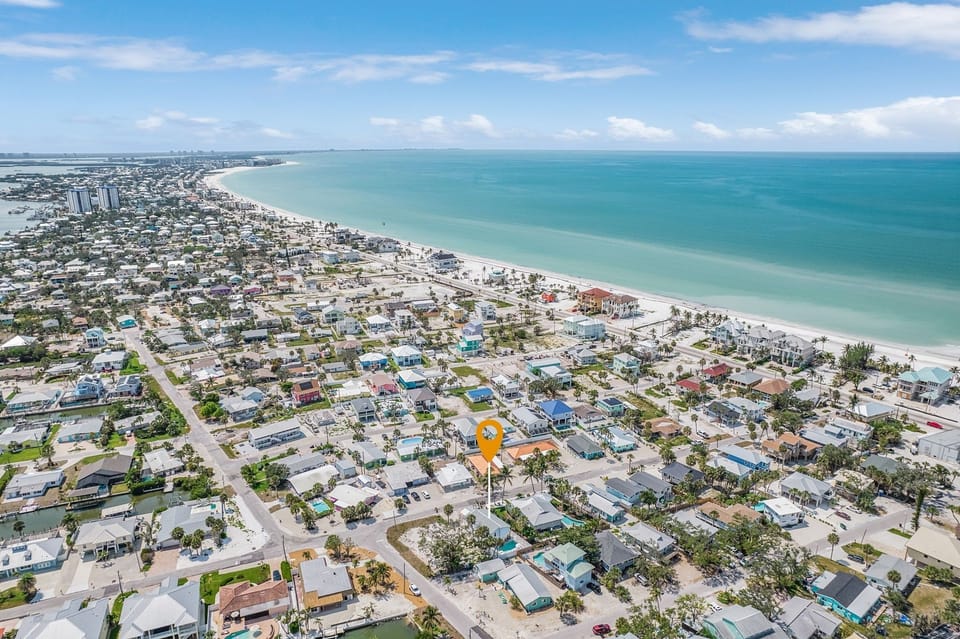 House, 3 Bedrooms | Aerial view