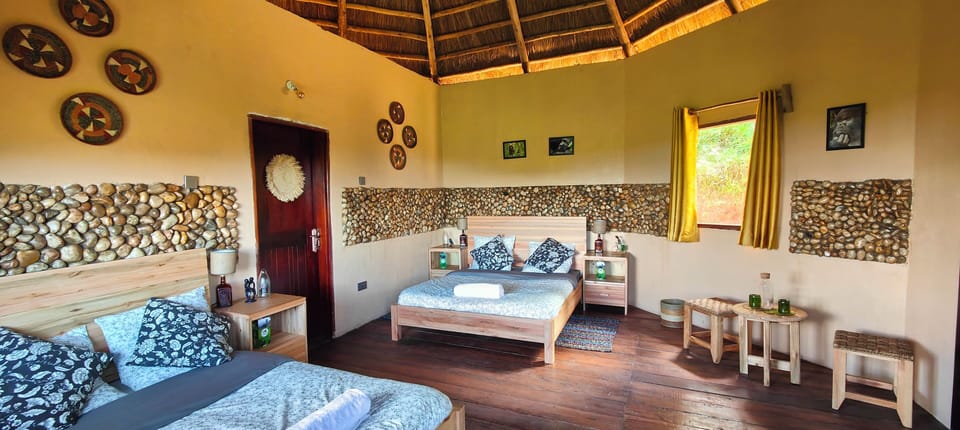 Traditional Quadruple Room | Individually decorated, individually furnished, bed sheets
