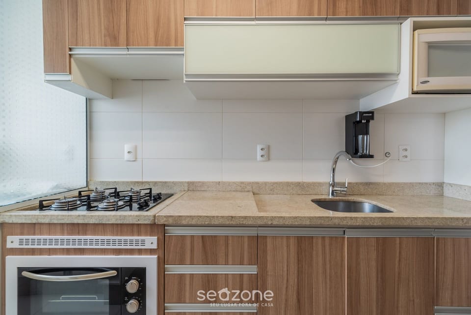 Basic Apartment | Private kitchen | Cookware/dishes/utensils