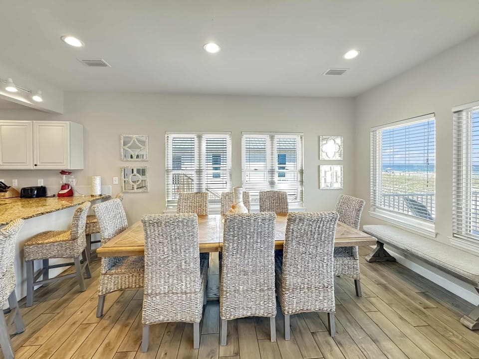 House, Multiple Beds, Patio, Ocean View (Pass Time) | Dining
