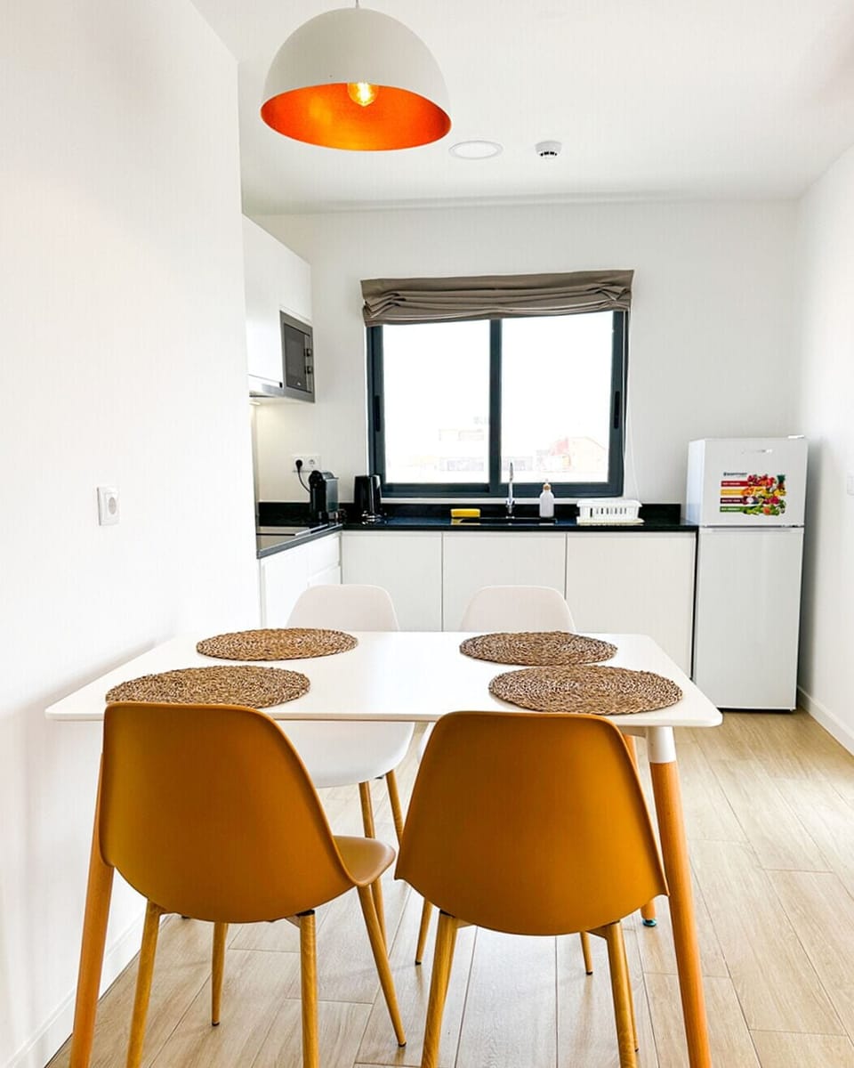 Studio, Balcony | Private kitchenette | Fridge, microwave, oven, stovetop