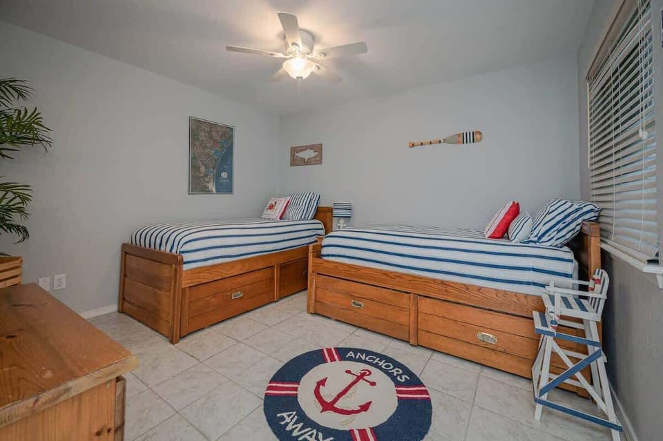 House, Multiple Beds, Pool Access (2110 Bayhouse) | 3 bedrooms, individually decorated, individually furnished, bed sheets