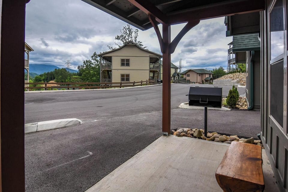 Room, Multiple Beds, Hot Tub, Mountain View (Blue Smoke View) | View from room