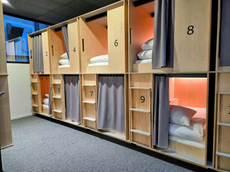 Free WiFi, bed sheets