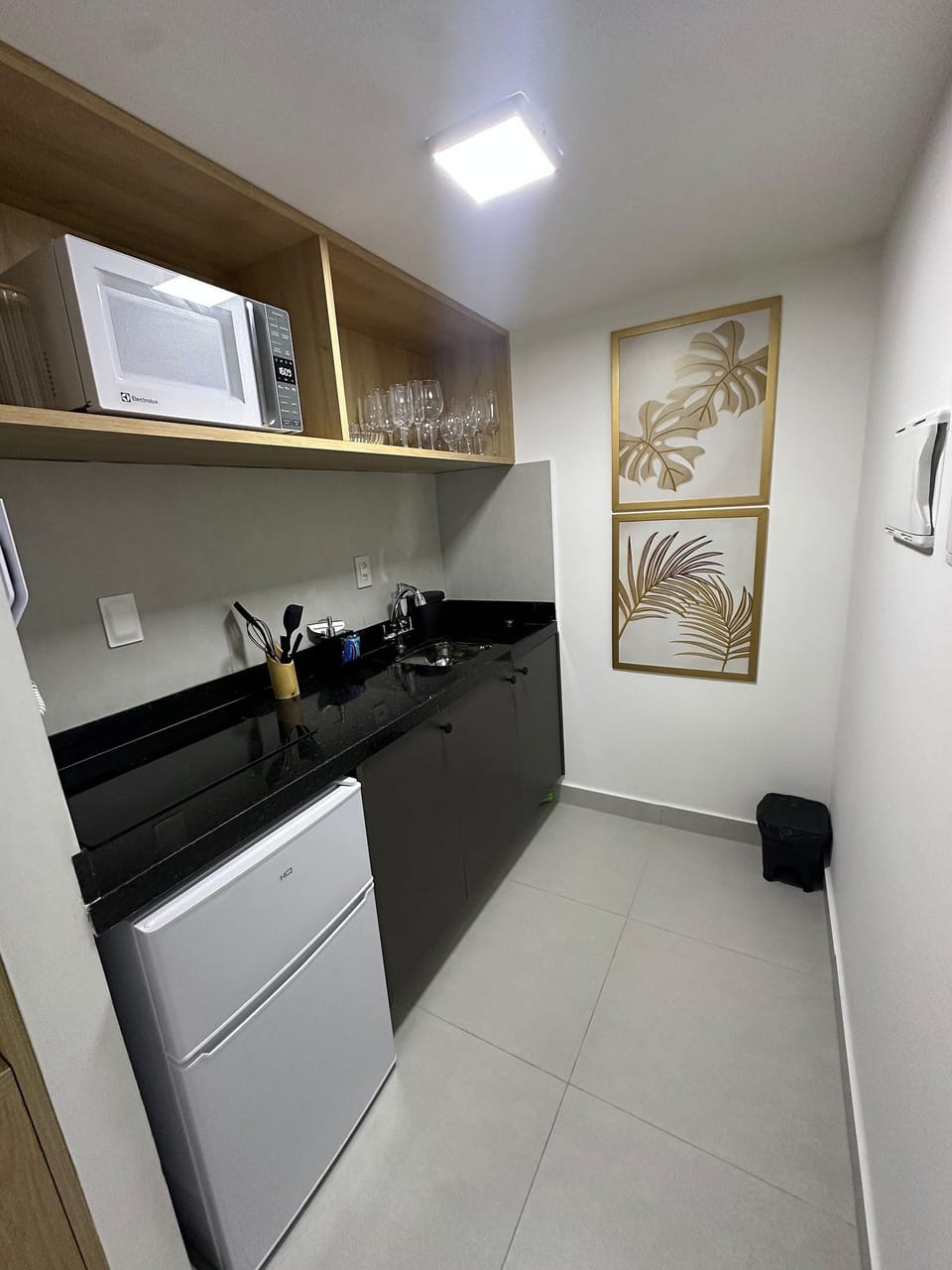 Basic Studio | Private kitchen | Microwave, toaster, blender