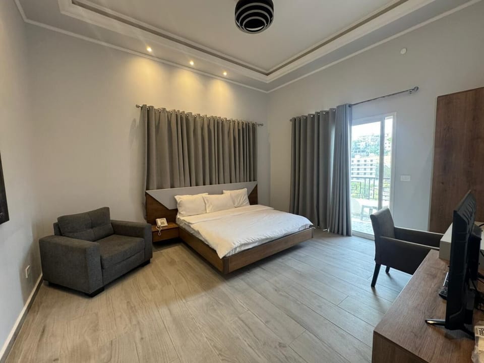 Superior Suite, Balcony, Mountain View | In-room safe, soundproofing, WiFi (free)