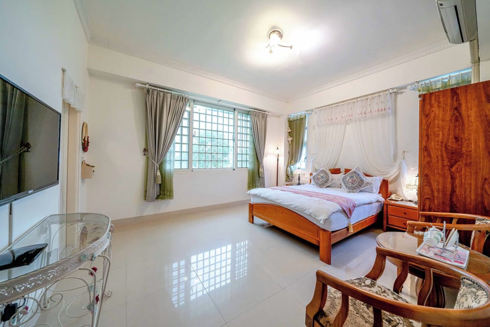 1 bedroom, premium bedding, in-room safe, desk