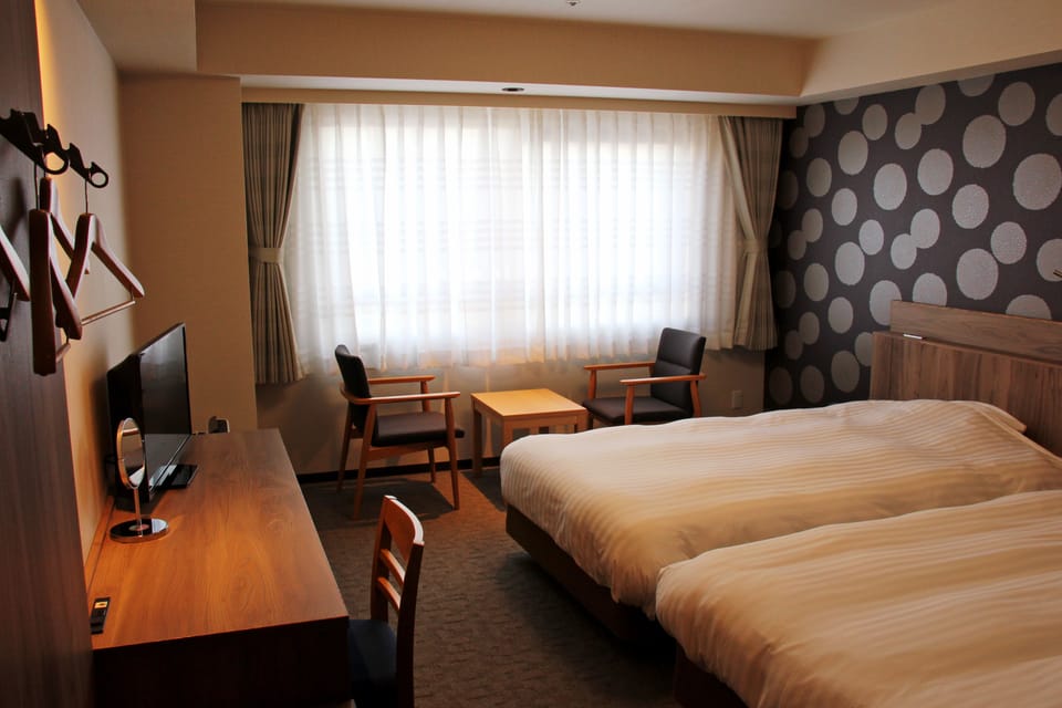 In-room safe, free WiFi, bed sheets