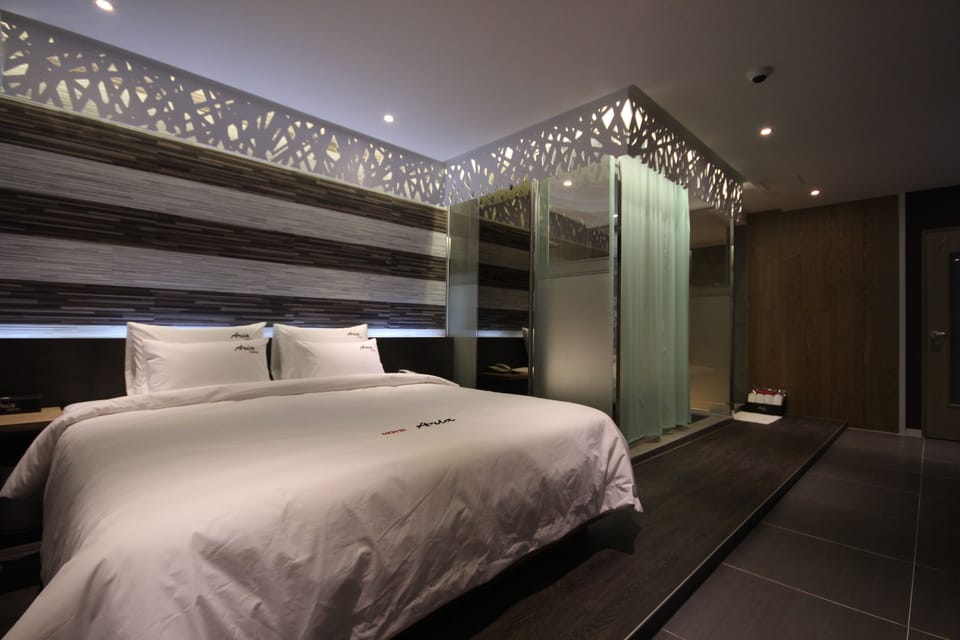 Premium Room (No Parking) | Free WiFi