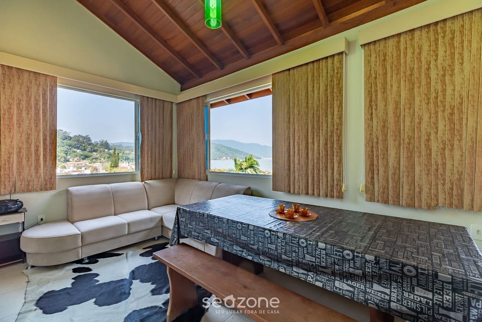 Villa | Dining