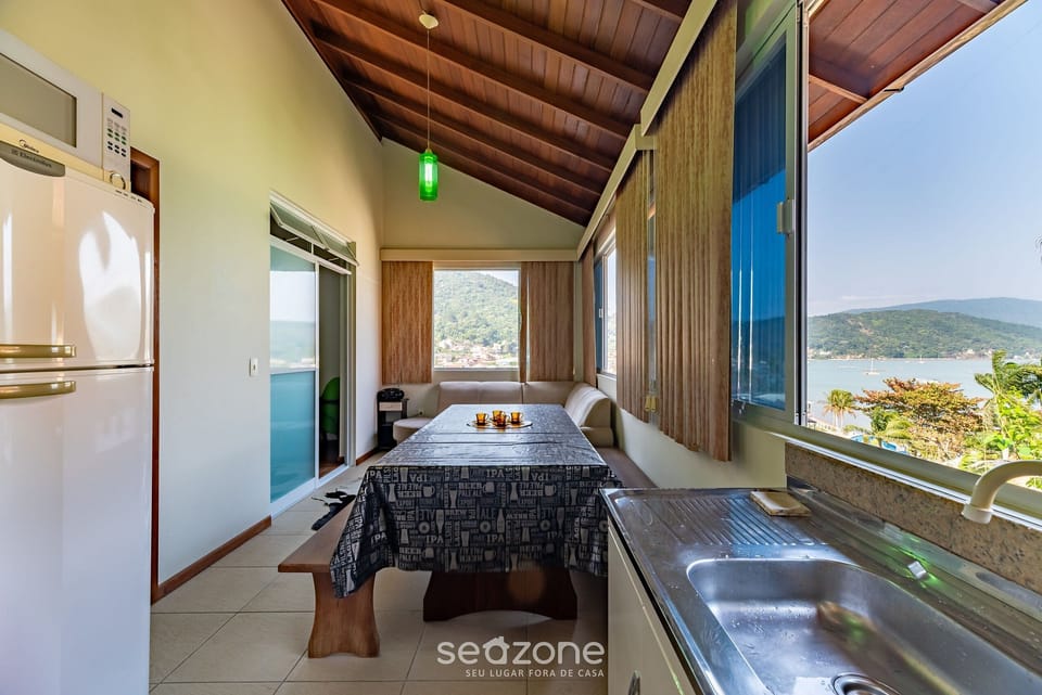 Villa | Dining