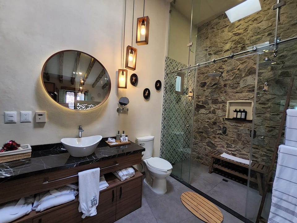 Deluxe Apartment | Bathroom | Bathrobes