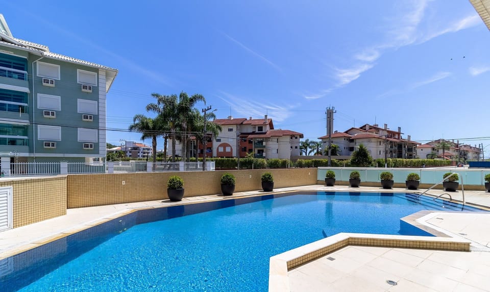 Basic Apartment | Pool