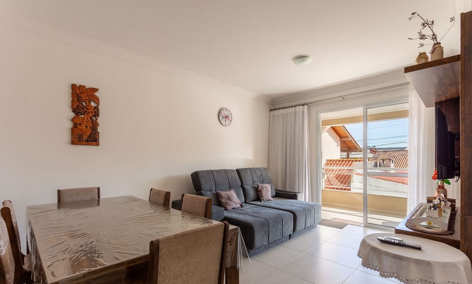 Basic Apartment | Living area | TV