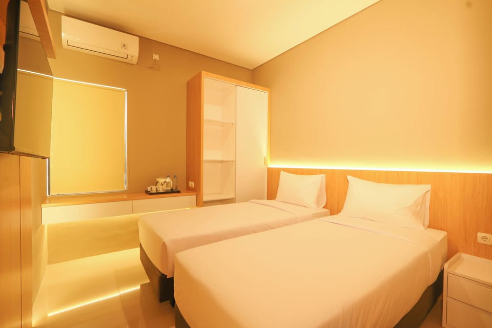 Deluxe Twin Room, 2 Twin Beds | Desk, laptop workspace, free WiFi