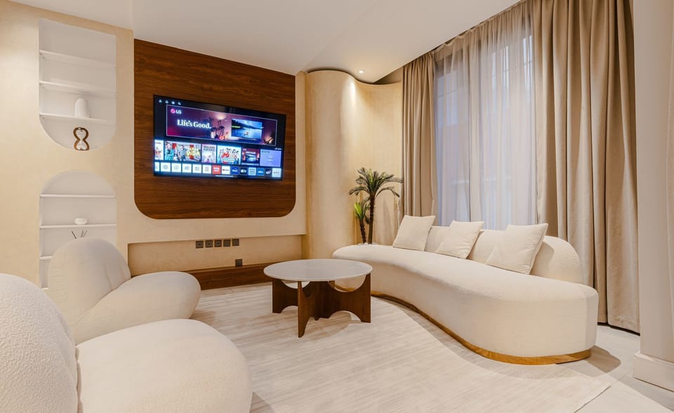 Apartment (2 Bedrooms) | Front of property
