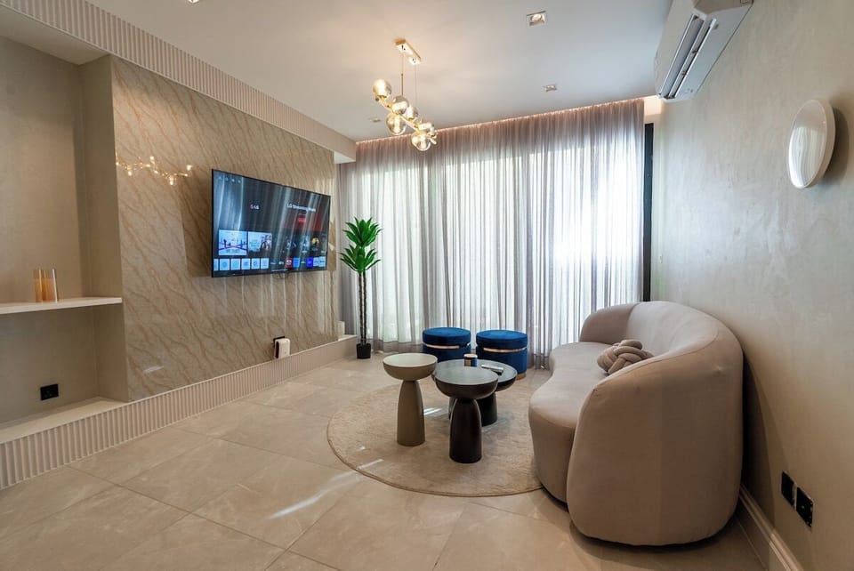Apartment (2 Bedrooms) | Front of property