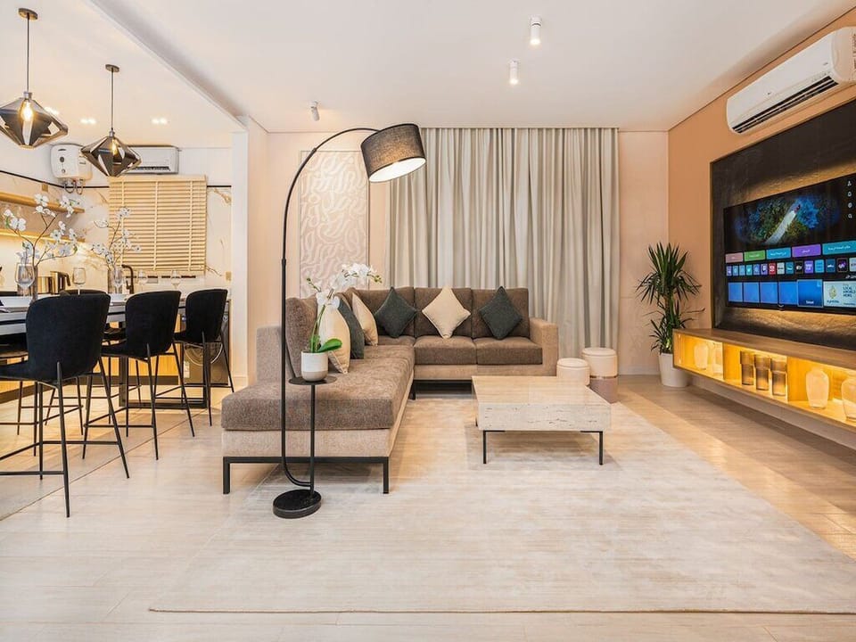 Apartment (2 Bedrooms) | Front of property
