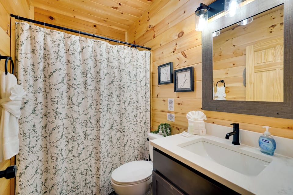 1 Mi to Douglas Lake: Blissful Escape w/ Hot Tub! Cottage in Douglas Lake