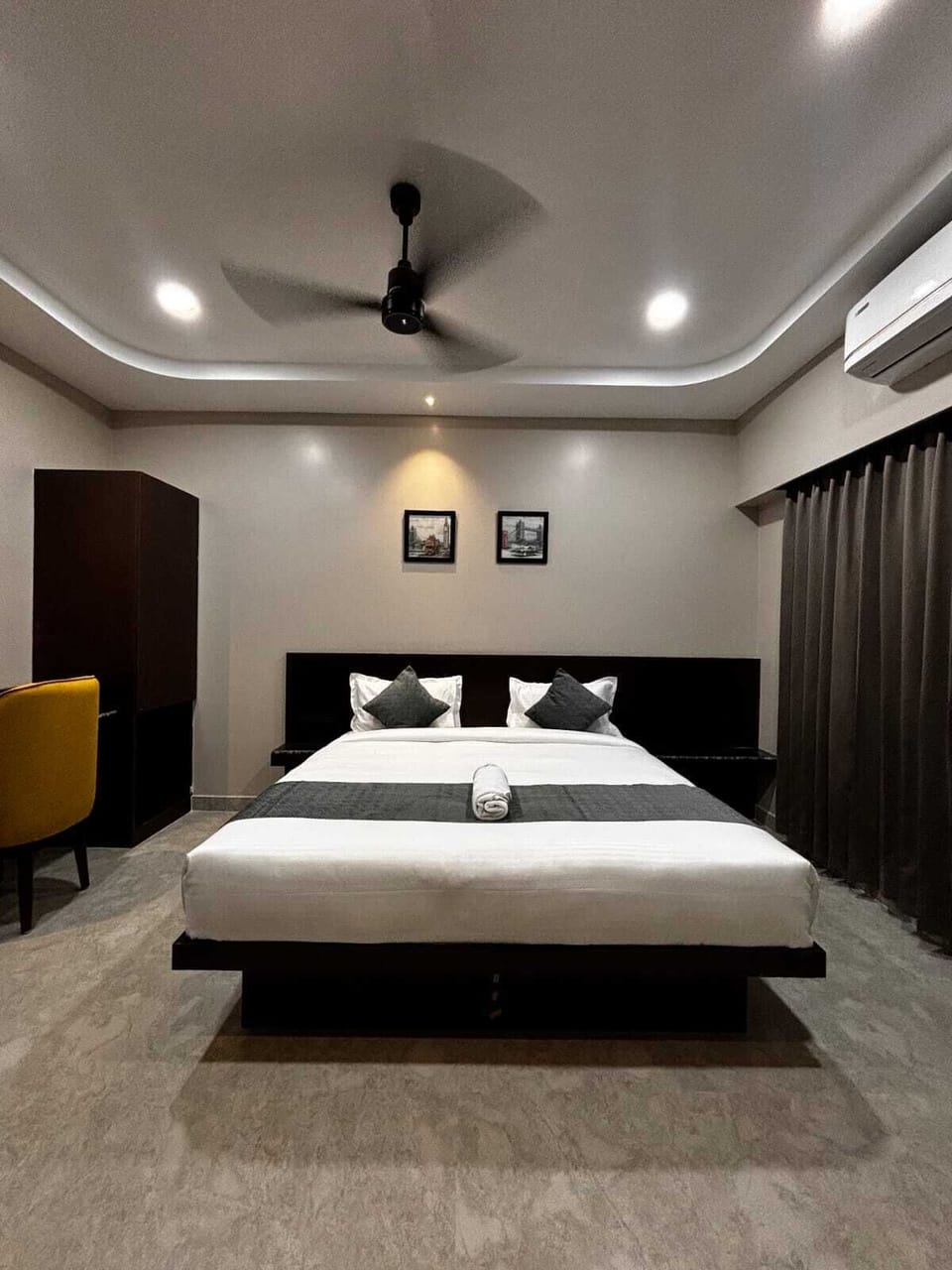 Deluxe Double Room | Free WiFi, bed sheets