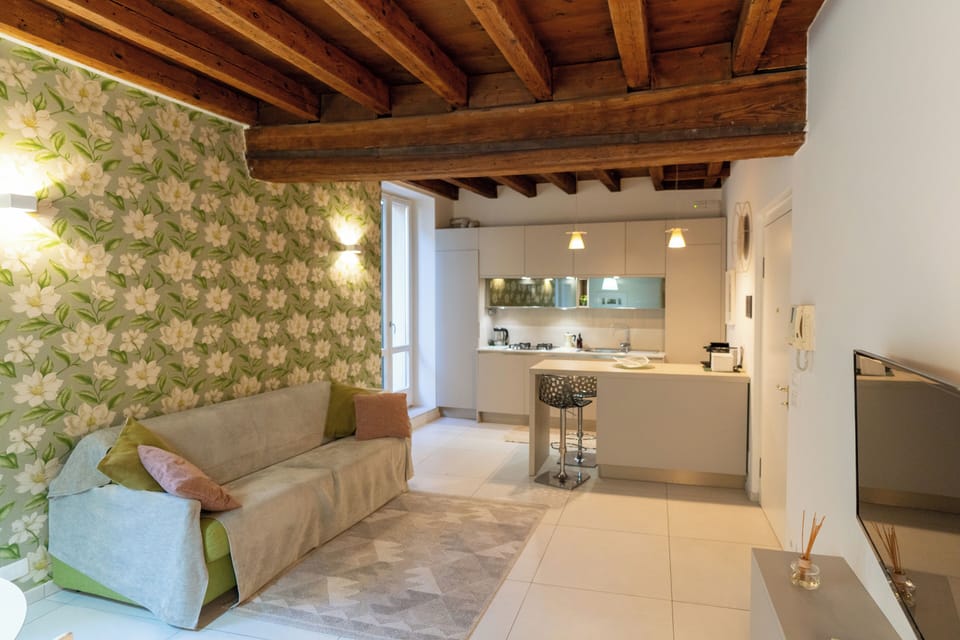 Superior Condo, Balcony, City View | Living area