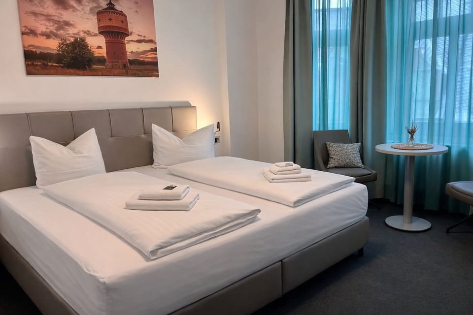 Deluxe Double Room, Non Smoking | Desk, WiFi (free), bed sheets